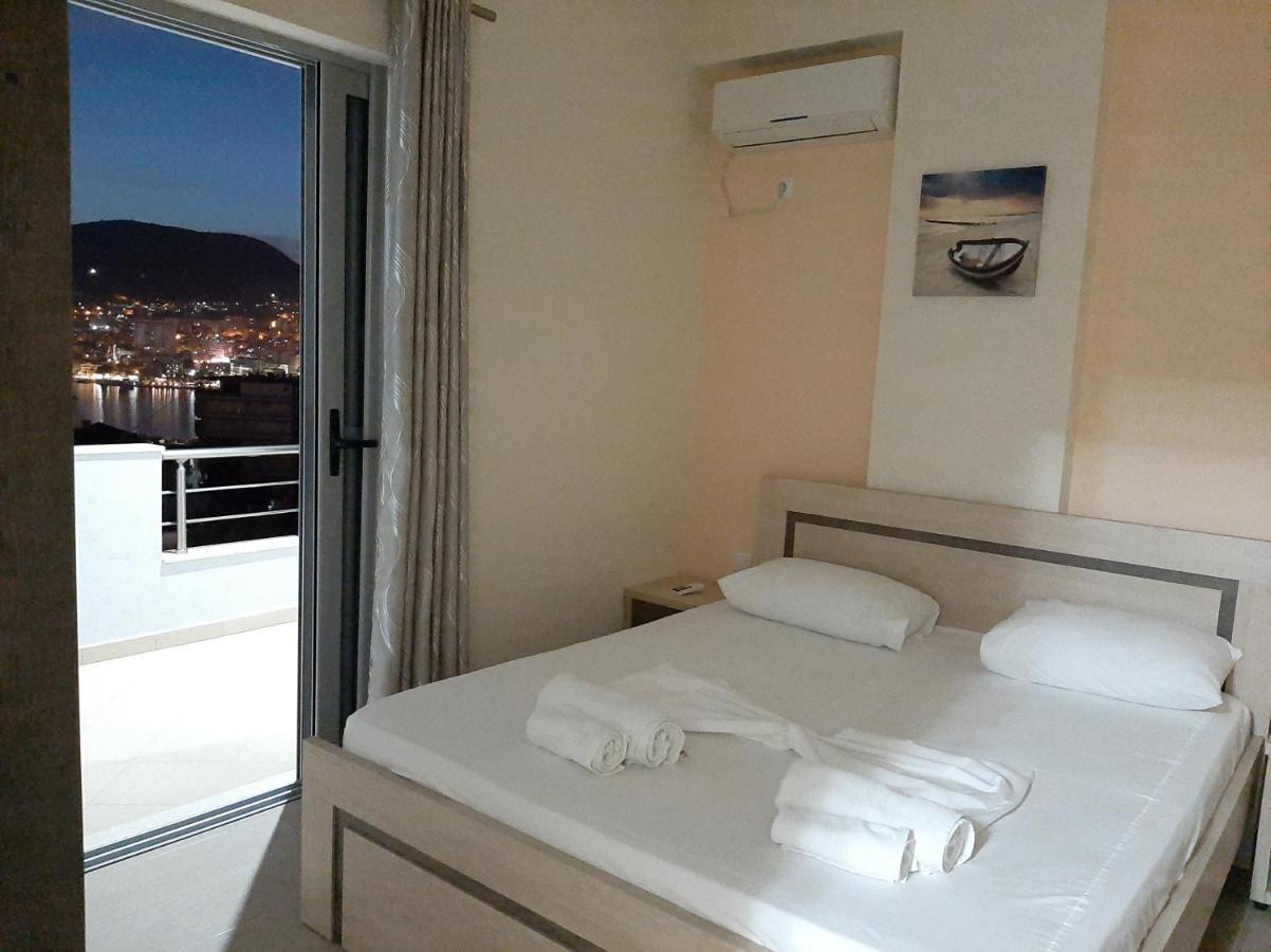Bill'S Apartments Sarandë Esterno foto