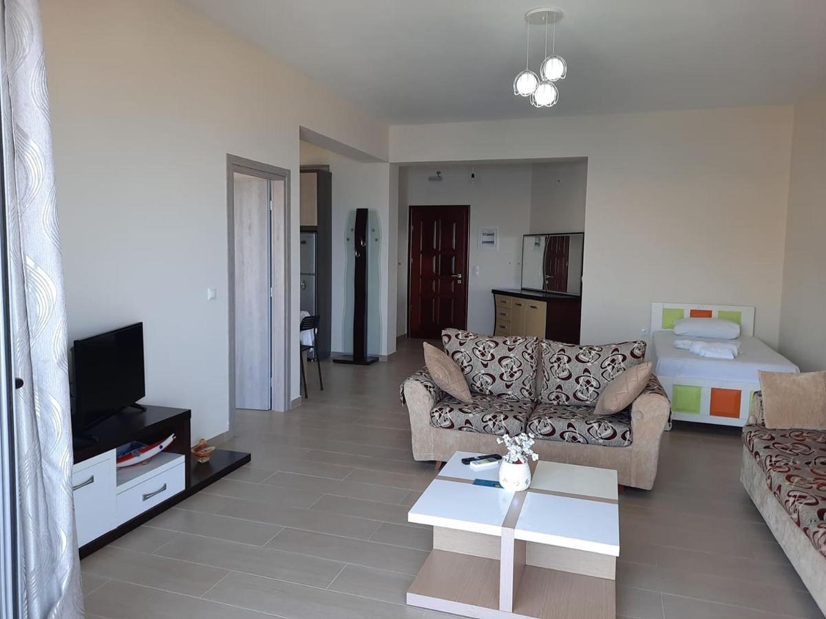 Bill'S Apartments Sarandë Esterno foto