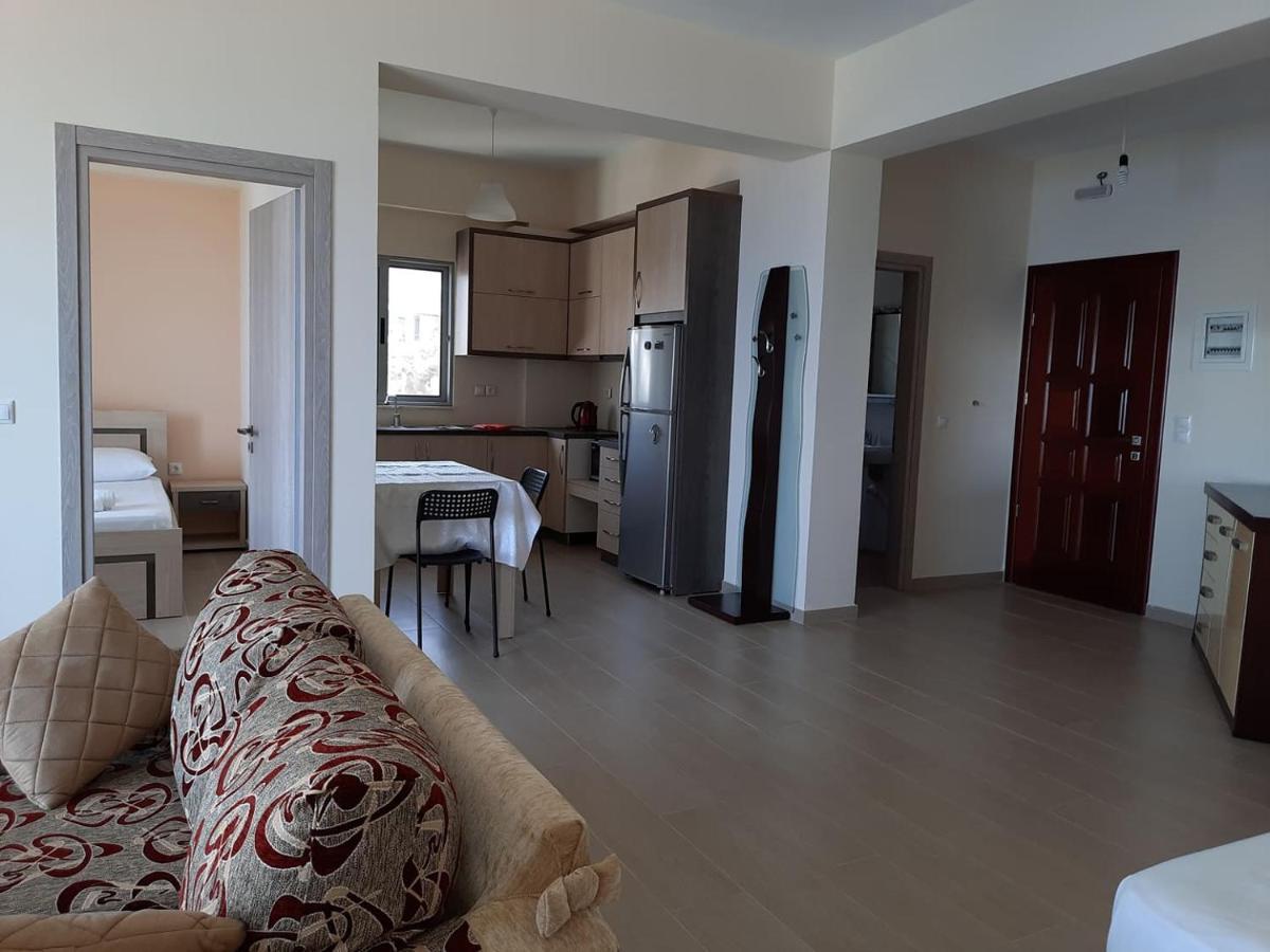 Bill'S Apartments Sarandë Esterno foto