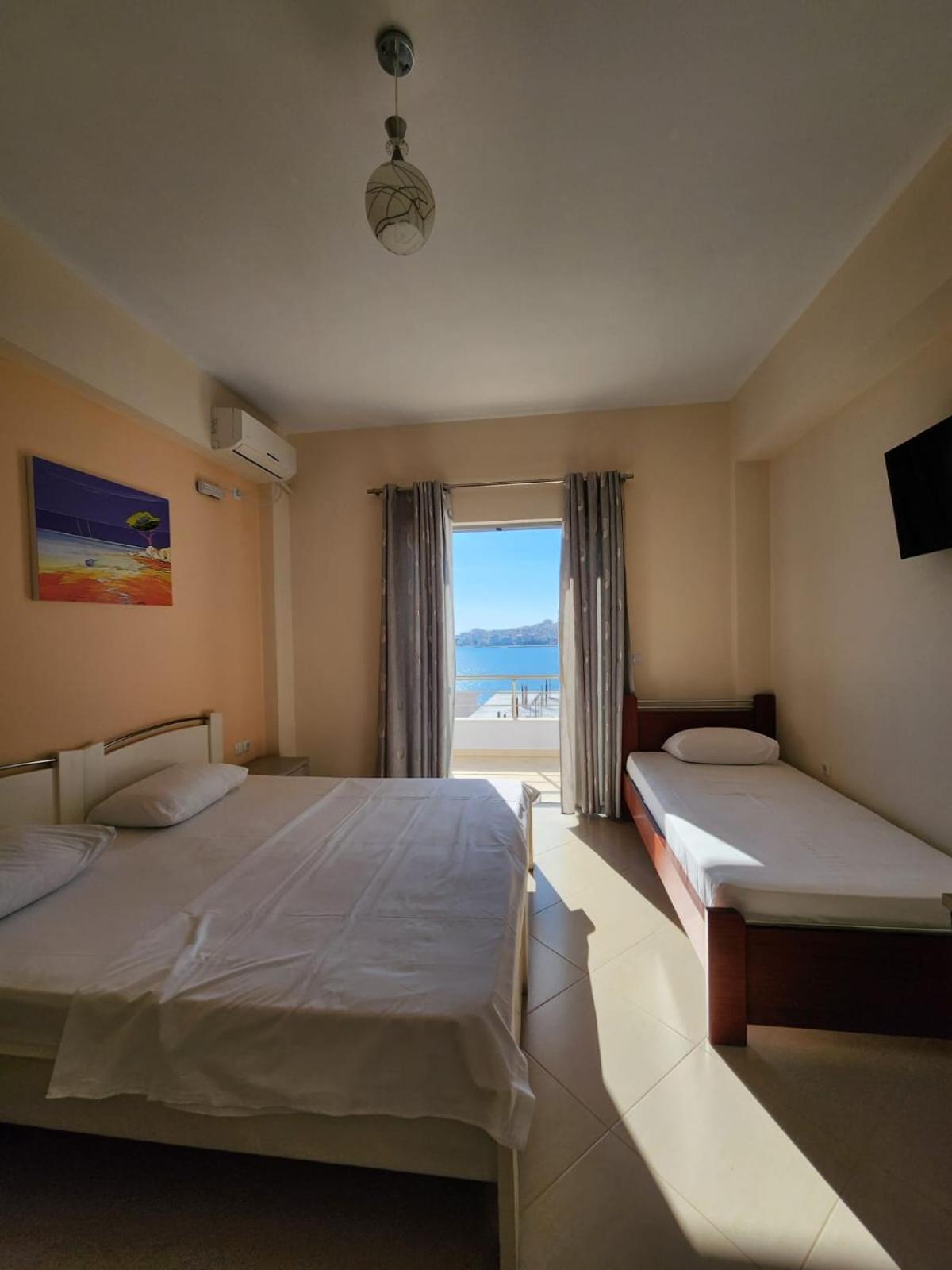 Bill'S Apartments Sarandë Esterno foto