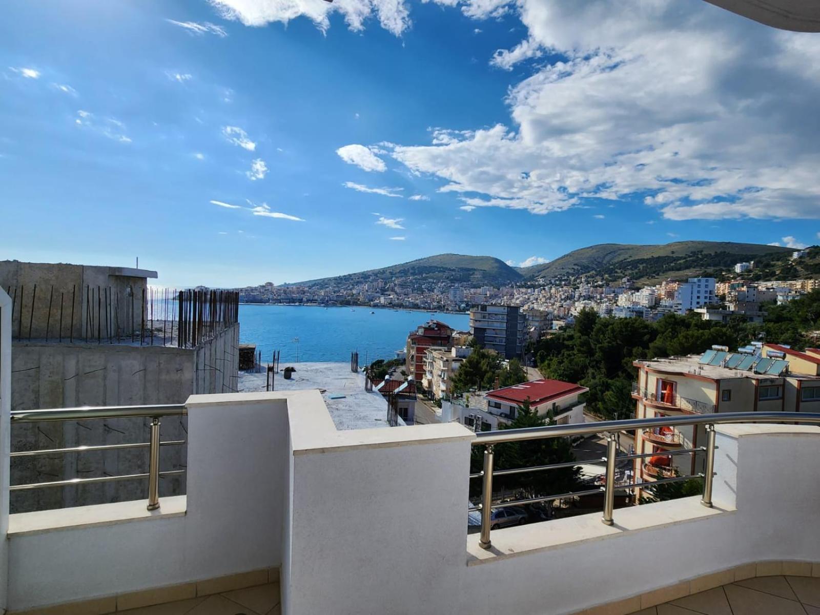 Bill'S Apartments Sarandë Esterno foto