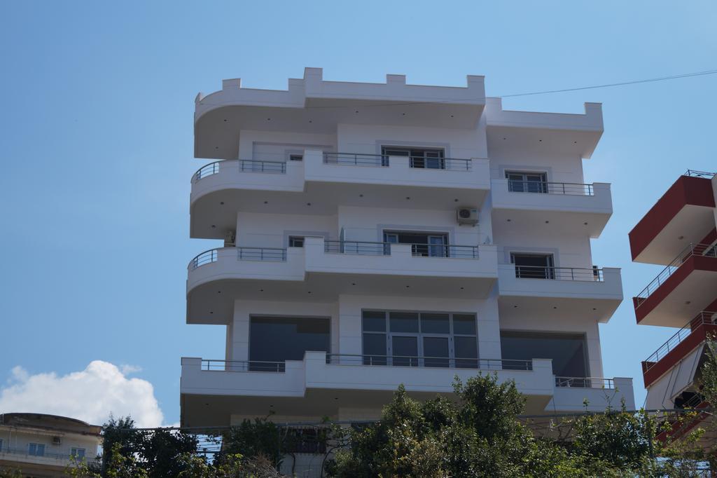 Bill'S Apartments Sarandë Esterno foto