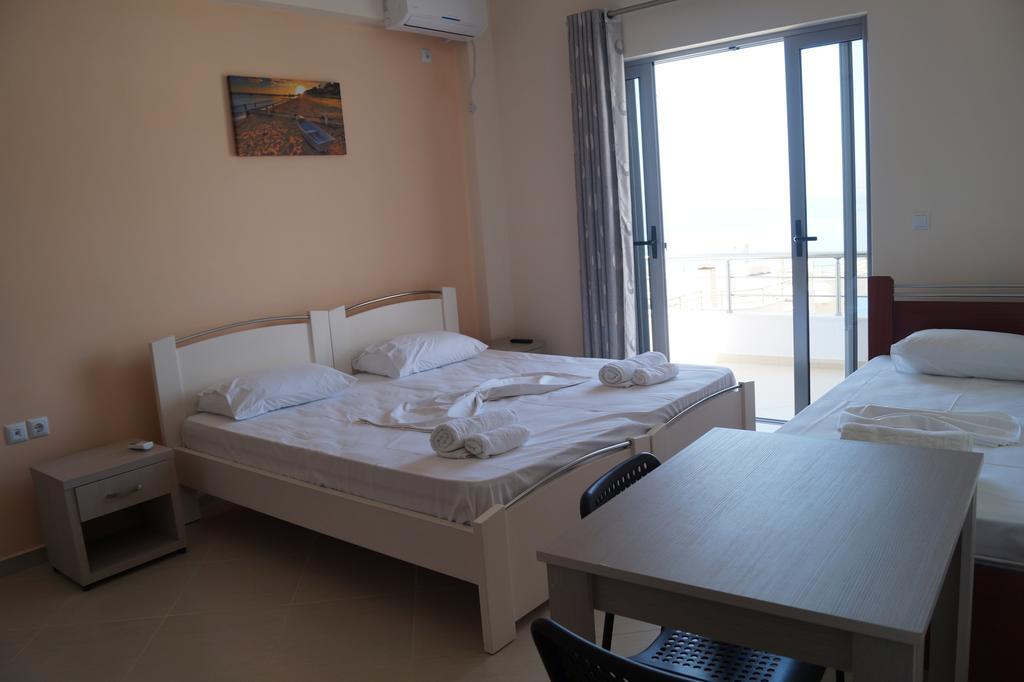 Bill'S Apartments Sarandë Esterno foto